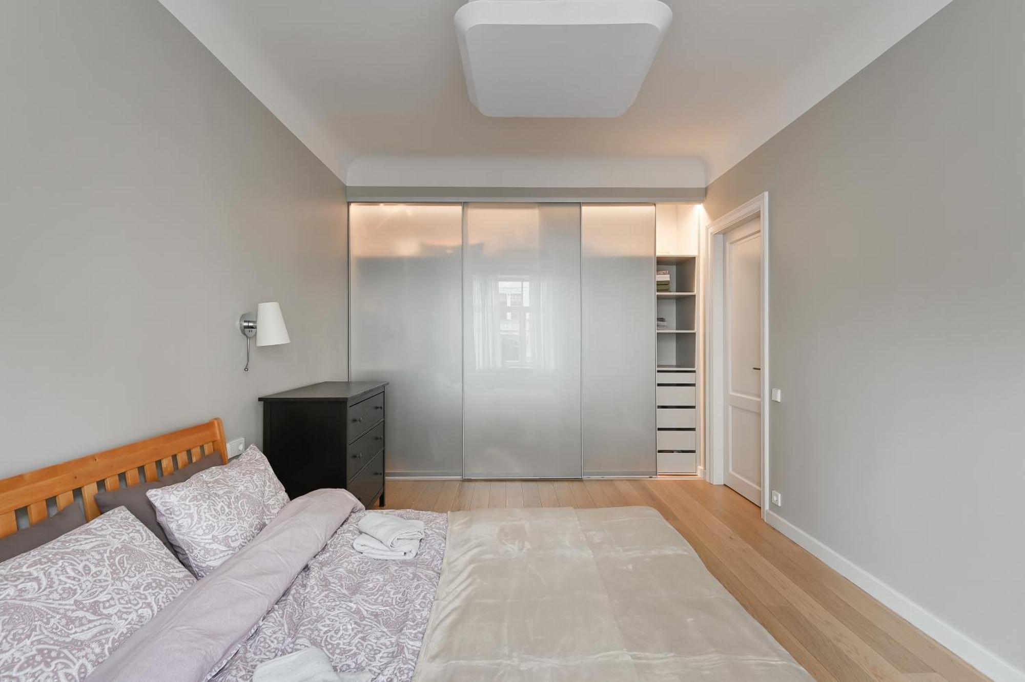 Modern 2-Bdrm Centre Apartment ريغا المظهر الخارجي الصورة